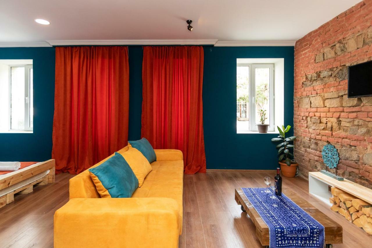 Giorgi'S Apartment Tiflis Dış mekan fotoğraf